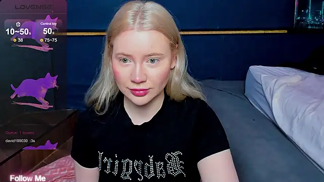 Lillie Berry online show from 03-19-26, 04:23