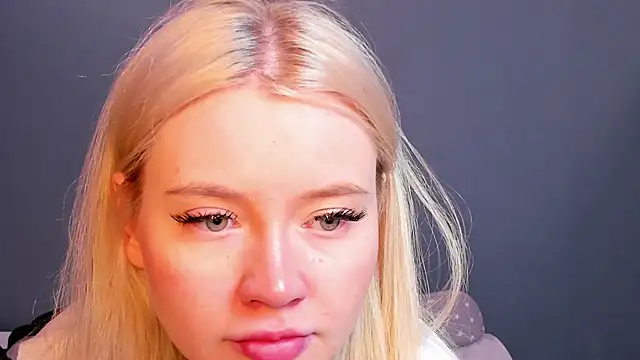 Lillie Berry online show from 04-15-26, 04:29