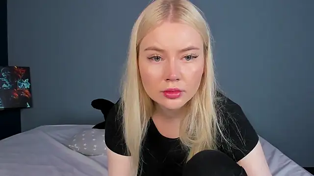 Snapshot of Lillie_Berry chatting on 06-06-26, 04:17 Lillie Berry online show from 06-06-26, 04:17