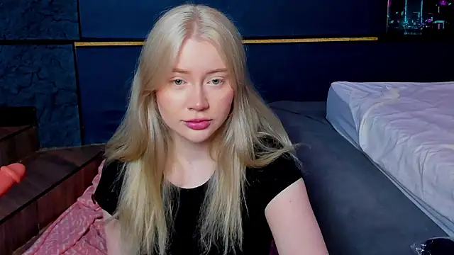 Lillie Berry online show from 03-17-26, 04:48