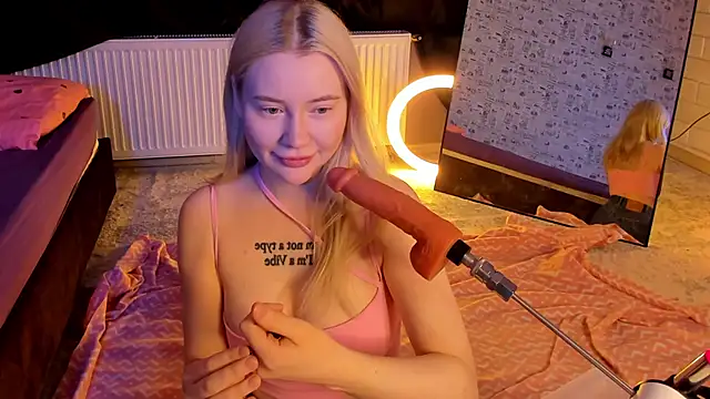 Lillie Berry online show from 02-26-26, 05:07