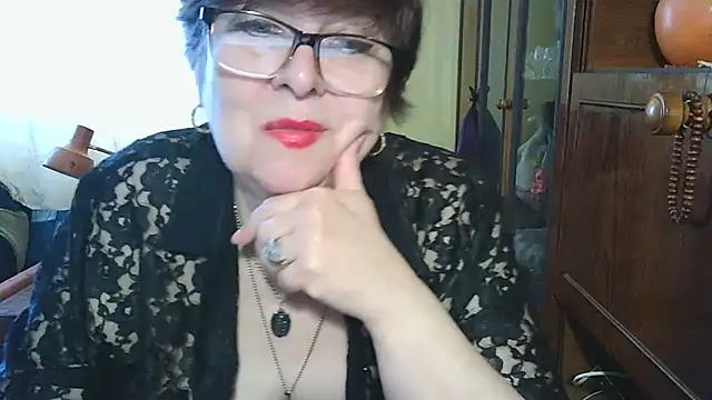 Snapshot of VeronicaGold511 chatting on 05-20-26, 07:16 VeronicaGold511 online show from 05-20-26, 07:16