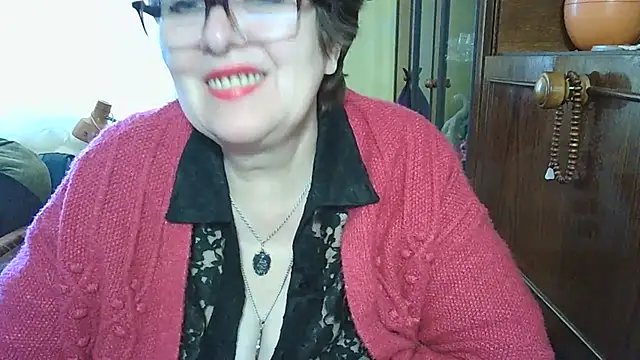 Snapshot of VeronicaGold511 chatting on 04-24-26, 07:10 VeronicaGold511 online show from 04-24-26, 07:10