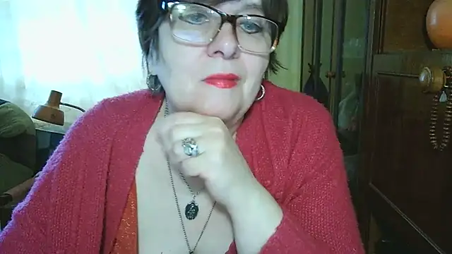 Snapshot of VeronicaGold511 chatting on 05-18-26, 06:29 VeronicaGold511 online show from 05-18-26, 06:29