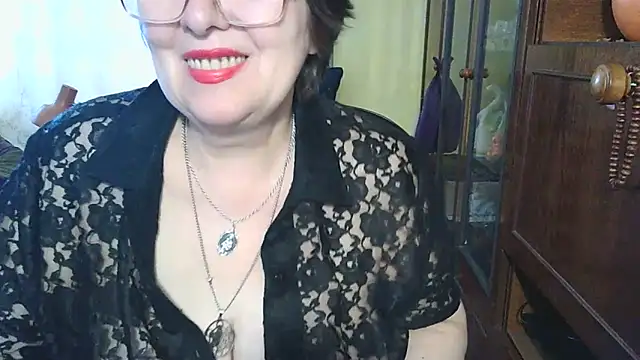 Snapshot of VeronicaGold511 chatting on 05-28-26, 06:32 VeronicaGold511 online show from 05-28-26, 06:32