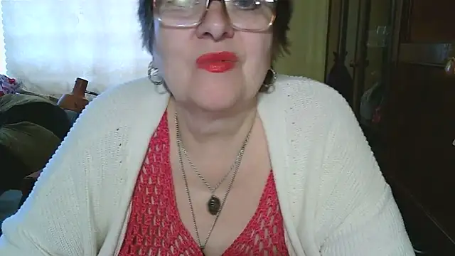 Snapshot of VeronicaGold511 chatting on 05-05-26, 06:38 VeronicaGold511 online show from 05-05-26, 06:38