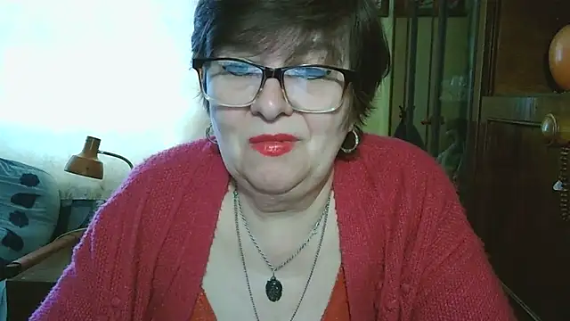 Snapshot of VeronicaGold511 chatting on 05-15-26, 06:33 VeronicaGold511 online show from 05-15-26, 06:33
