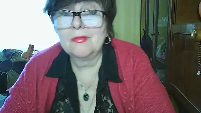 Snapshot of VeronicaGold511 chatting on 04-30-26, 07:48 VeronicaGold511 online show from 04-30-26, 07:48