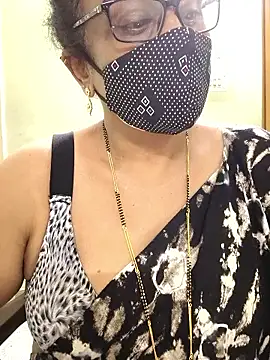 Snapshot of sweet-lotus chatting on 10-11-25, 05:52 sweet-lotus online show from 10-11-25, 05:52