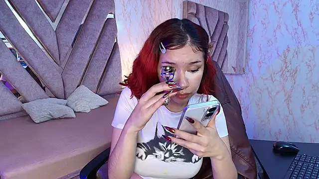 Snapshot of redd_pandaa chatting on 04-24-26, 04:25 redd pandaa online show from 04-24-26, 04:25