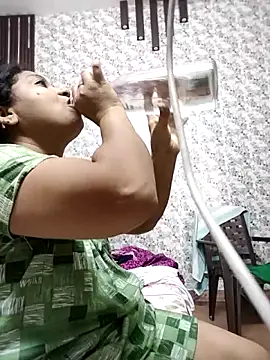 Snapshot of Cute-Janvi20 chatting on 05-14-26, 06:10 Cute-Janvi20 online show from 05-14-26, 06:10