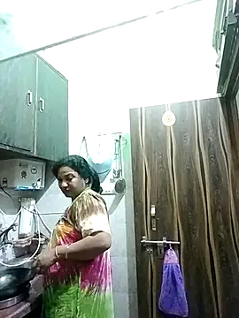 Snapshot of Cute-Janvi20 chatting on 06-20-26, 04:45 Cute-Janvi20 online show from 06-20-26, 04:45