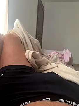 Snapshot of HommeSecret- chatting on 09-17-25, 04:53 HommeSecret- online show from 09-17-25, 04:53
