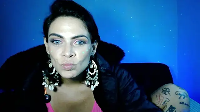 Snapshot of Veronnaink chatting on 05-15-26, 08:18 Veronnaink online show from 05-15-26, 08:18