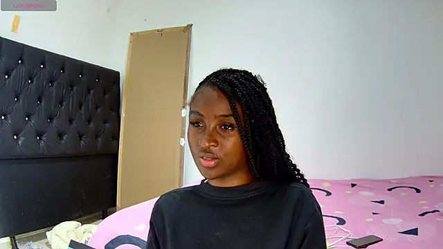 Snapshot of shantall_ebony1 chatting on 10-25-25, 08:46 shantall ebony1 online show from 10-25-25, 08:46