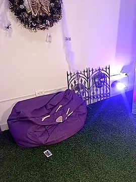 VioletaBliss1 online show from 10-08-25, 12:07