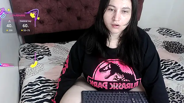 victoriadaniela online show from 11-28-25, 10:10