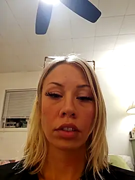 Snapshot of sunshinekissxo chatting on 02-23-26, 02:57 sunshinekissxo online show from 02-23-26, 02:57