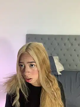 Snapshot of lily_Bliss chatting on 09-12-25, 10:53 lily Bliss online show from 09-12-25, 10:53