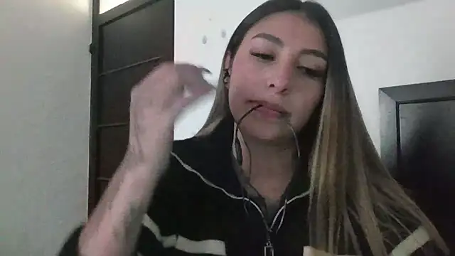 AriaBliss- online show from 06-17-26, 07:35