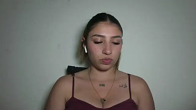 Snapshot of AriaBliss- chatting on 05-18-26, 08:46 AriaBliss- online show from 05-18-26, 08:46