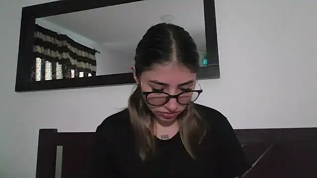 Snapshot of AriaBliss- chatting on 05-14-26, 07:22 AriaBliss- online show from 05-14-26, 07:22