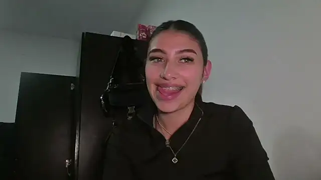 Snapshot of AriaBliss- chatting on 02-20-26, 02:19 AriaBliss- online show from 02-20-26, 02:19
