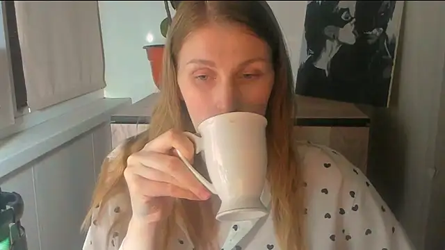 Snapshot of JuliaMuuun chatting on 04-06-26, 09:16 JuliaMuuun online show from 04-06-26, 09:16