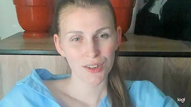 Snapshot of JuliaMuuun chatting on 05-12-26, 09:54 JuliaMuuun online show from 05-12-26, 09:54