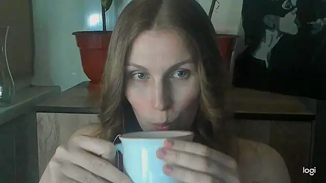 Snapshot of JuliaMuuun chatting on 05-27-26, 07:10 JuliaMuuun online show from 05-27-26, 07:10