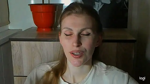 Snapshot of JuliaMuuun chatting on 07-10-26, 09:37 JuliaMuuun online show from 07-10-26, 09:37