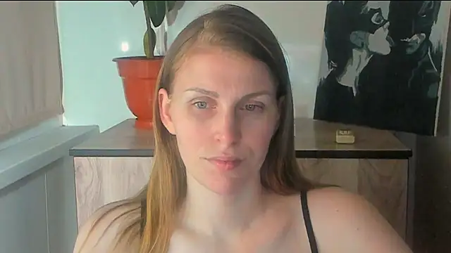 Snapshot of JuliaMuuun chatting on 04-16-26, 09:15 JuliaMuuun online show from 04-16-26, 09:15