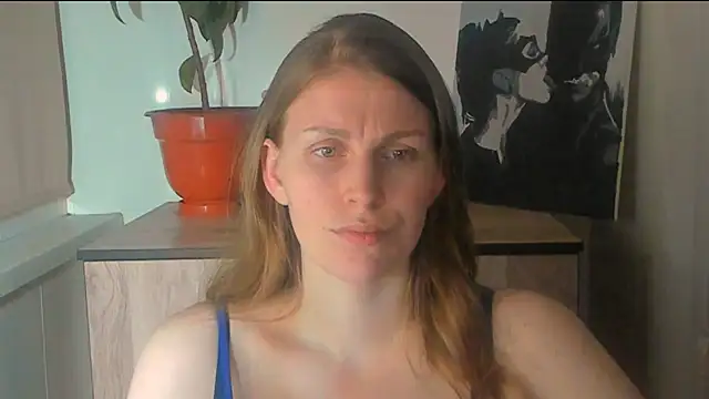 Snapshot of JuliaMuuun chatting on 04-04-26, 08:59 JuliaMuuun online show from 04-04-26, 08:59