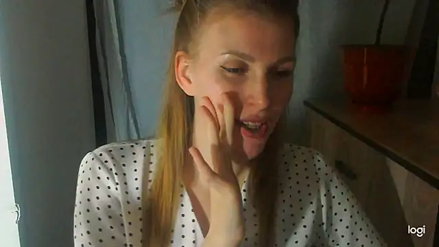 Snapshot of JuliaMuuun chatting on 06-05-26, 08:03 JuliaMuuun online show from 06-05-26, 08:03
