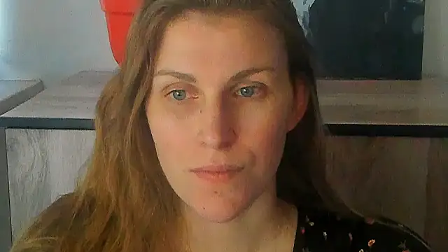 Snapshot of JuliaMuuun chatting on 07-08-26, 12:46 JuliaMuuun online show from 07-08-26, 12:46