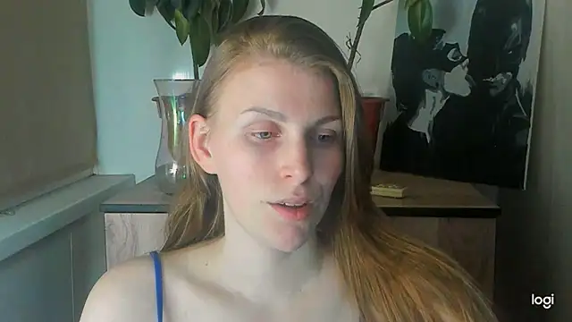 Snapshot of JuliaMuuun chatting on 05-20-26, 09:01 JuliaMuuun online show from 05-20-26, 09:01