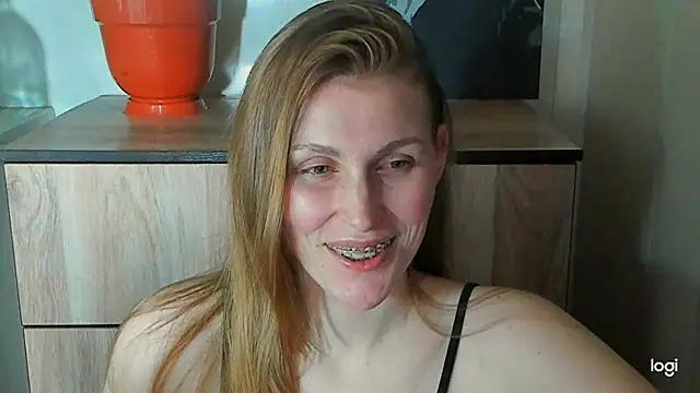 Snapshot of JuliaMuuun chatting on 07-14-26, 09:10 JuliaMuuun online show from 07-14-26, 09:10