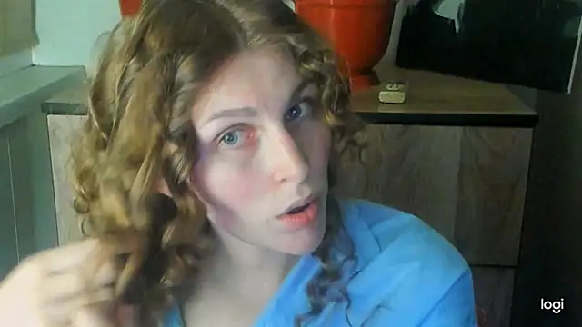 Snapshot of JuliaMuuun chatting on 05-15-26, 09:02 JuliaMuuun online show from 05-15-26, 09:02