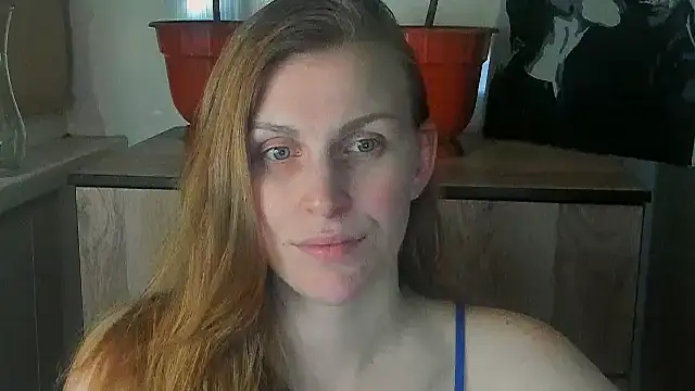 Snapshot of JuliaMuuun chatting on 05-26-26, 07:23 JuliaMuuun online show from 05-26-26, 07:23