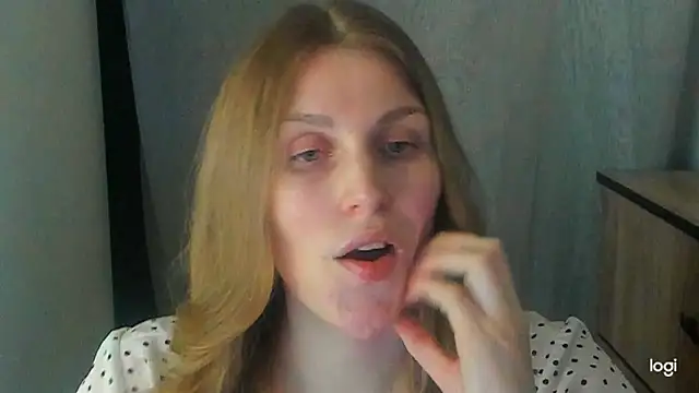 Snapshot of JuliaMuuun chatting on 06-09-26, 08:43 JuliaMuuun online show from 06-09-26, 08:43