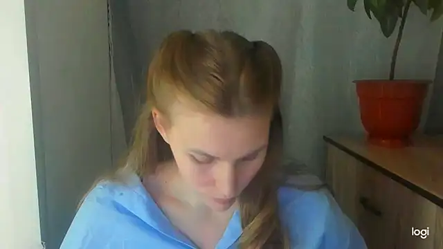 Snapshot of JuliaMuuun chatting on 05-31-26, 08:09 JuliaMuuun online show from 05-31-26, 08:09