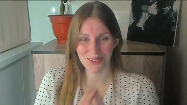 Snapshot of JuliaMuuun chatting on 04-15-26, 10:32 JuliaMuuun online show from 04-15-26, 10:32