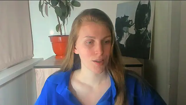 Snapshot of JuliaMuuun chatting on 04-05-26, 10:38 JuliaMuuun online show from 04-05-26, 10:38