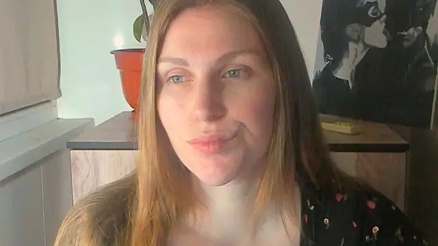 Snapshot of JuliaMuuun chatting on 04-10-26, 08:38 JuliaMuuun online show from 04-10-26, 08:38
