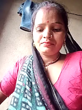 Snapshot of Neelamt12 chatting on 09-15-25, 01:06 Neelamt12 online show from 09-15-25, 01:06