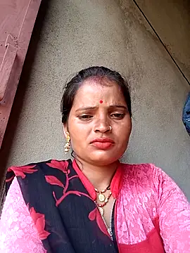 Snapshot of Neelamt12 chatting on 09-29-25, 03:46 Neelamt12 online show from 09-29-25, 03:46