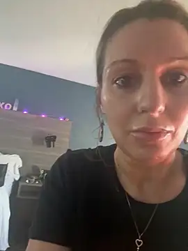 BaddieBossXX2 online show from 11-26-25, 07:47