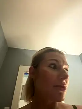 BaddieBossXX2 online show from 11-14-25, 03:54