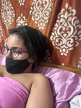 Snapshot of Sandhya_77 chatting on 06-03-26, 02:33 Sandhya 77 online show from 06-03-26, 02:33