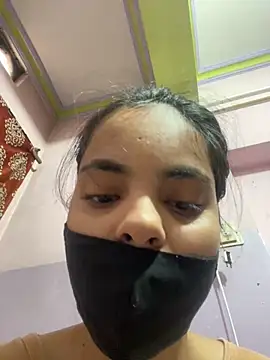 Snapshot of Sandhya_77 chatting on 05-17-26, 05:18 Sandhya 77 online show from 05-17-26, 05:18